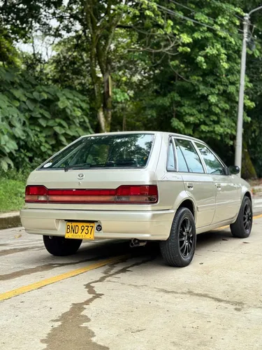 Mazda 323 1.3 Hs