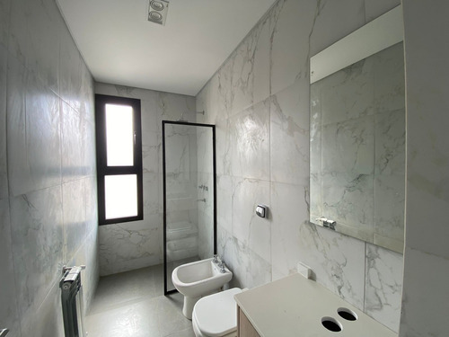 Venta Casa Housing - Nuevo Poeta Lugones - 2 Dorm