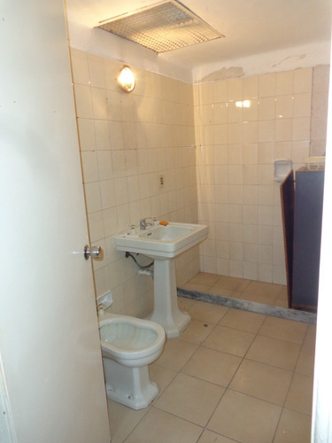 2 Naves, 2 Entradas Camiones, Local, Oficinas Y Deposito