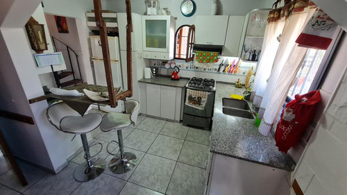 Hermosa Casa Multifamiliar, Ideal Para Entrar A Vivir De Inmediato