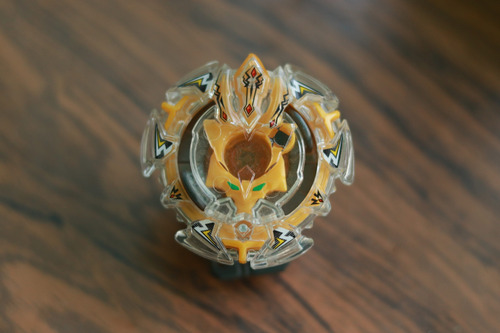 Beyblade Burts Trident Single Layer (Usado)