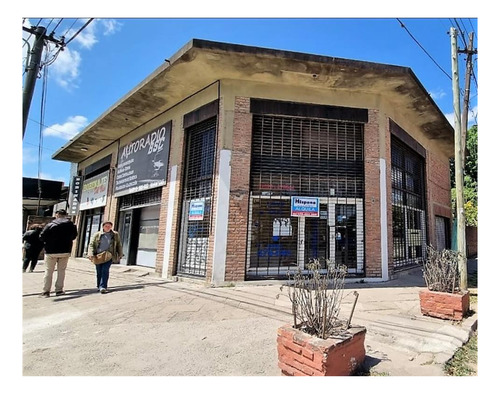 Imagen 4 de 14 de Locales En Esquina - Alquiler
