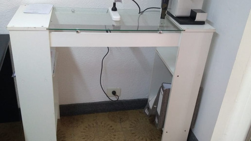 Imagen 3 de 3 de Escritorio/ Mesa Alta Para Exhibición De Productos Blanco