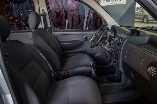 Imagen 19 de 20 de Peugeot Partner Patagónica 2017 1.6 Hdi Vtc Plus Ab939 Lum