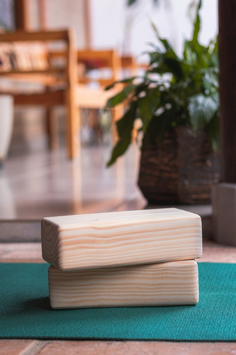 Bloco Yoga Madeira Iyengar Prop Tijolo Bloquinho Maciço Cor Marrom