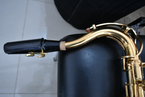 Saxofón Tenor Conductor Con Estuche Y Boquilla (Usado)