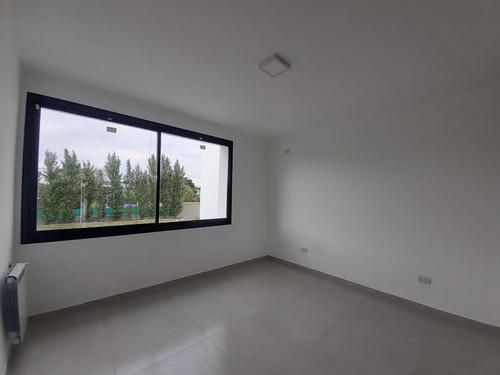 Imagen 9 de 14 de Greenville Ii - Duplex 3 Dorm 3 Baños Patio Galeria Asador - A Estrenar -