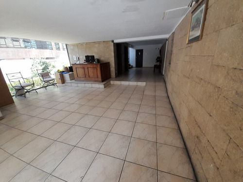 Amplio Depto En Pleno Rosario Norte, Ubicación Inmejorable