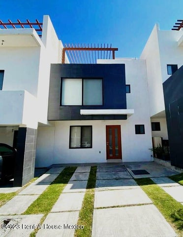 Se Vende Casa En Zibata Con Roof Garden Oportunidad . Terreno 176m2