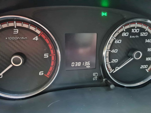 Imagen 11 de 11 de Mitsubishi L200 2018 2.4 Di-d High Power 181cv Cuero