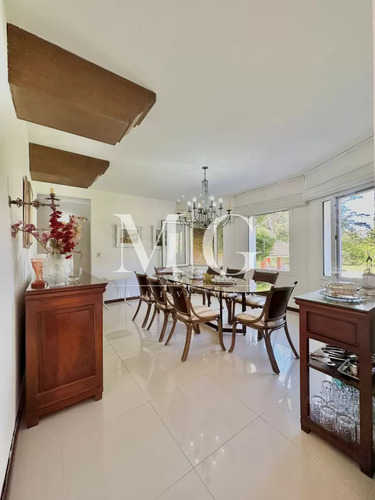 Venta Casa 4 Dormitorios + Dep.servicio, Barbacoa, Piscina Zona Golf