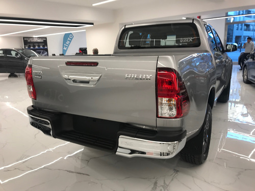 Toyota Hilux 4x4 Sr 2.8tdi Aut 6vel Entrega Inmediata 2025