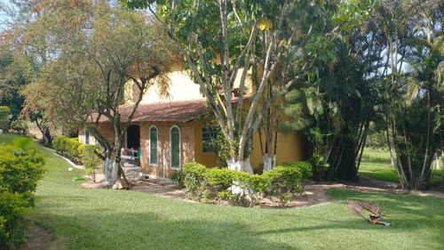 Imagem 29 de 30 de Chácara 15mil M2, Rica Em Água Com Nascentes, Tanque Com Peixes E Rio, Casa Sede Com 3 Dormitórios /1suíte, Casa Caseiro, Canil, Baia, Pomar, Piscina - Ch00253 - 70809480