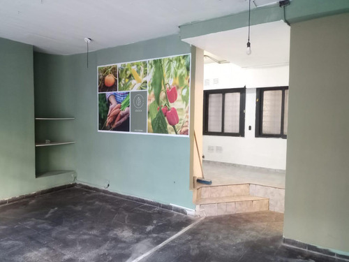 Venta Local 50m² En Ramos Mejia Ubicado A Metros De La Estación