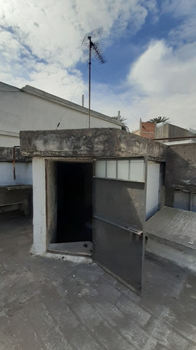 Imagen 11 de 14 de Venta Casa, 3 Dormitorios, Lorenzo Fernández Y Bvar Artigas, A Reciclar.