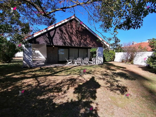 Casa En Punta Del Este, Mansa | Romina Silveira Ref:10025- Ref: 10025