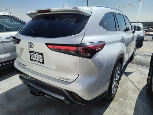 Toyota Highlander 3.5 Limited Panoramic Roof At