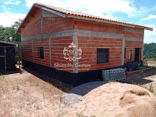 Imagem 2 de 14 de 1.000 M², Casa Em Construção, 02 Dormitórios Sendo 01 Suíte!