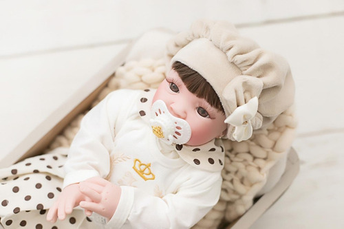 Bebe Reborn Boneca Princesa Menina Pronta + Bolsa Cor Do Cabelos Roupa Creme Cabelo Castanho