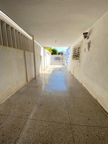 Ecv-1398 Zona Norte Casa Urbanización Maracaibo