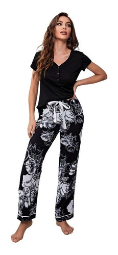 Conjunto De Pijama Negro Con Estampado Floral De Manga Corta