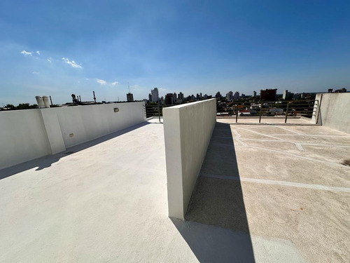 Duplex En Alquiler De 3 Ambientes Con Cochera En Berazategui Centro