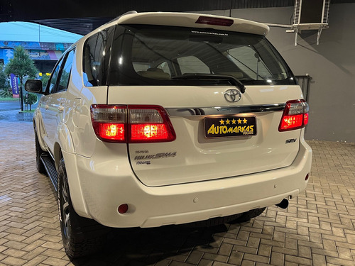 Toyota SW4 SRV D4-D 4x4 3.0 TDI Dies. Aut