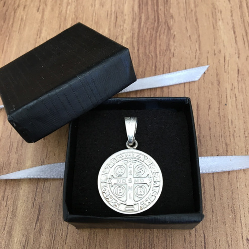 Imagen 8 de 10 de Dije Medalla San Benito 2 Cm Plata .925 Agálea Joyería