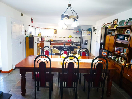 Imagen 7 de 15 de Casa En Venta De 2 Dormitorios C/ Cochera En La Falda