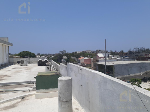 Edificio En Venta En Esquina Con Salones Para Eventos Diversos Y Oficinas Todo Climatizado