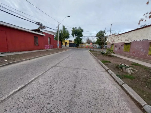 Comoda Casa De Un Piso A Pasos De Estacion De Tren