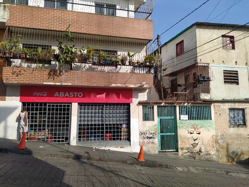 Local Comercial (abasto) En Venta En Lídice 115m2