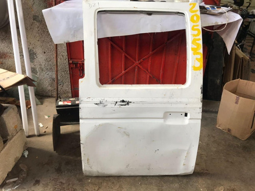 Puerta Trasera Izq Nissan D21 Doble Cabina Con Detalle 20553