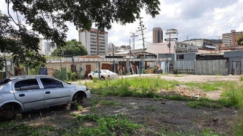 Imagen 11 de 14 de Leida Falcon Rentahouse Vende Terreno En Av Bolivar Valencia 22-429 Lf