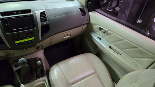 Toyota Hilux SW4 3.0 Srv Cuero