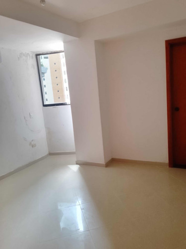 Apartamento En El Parral Resd. Pegaso