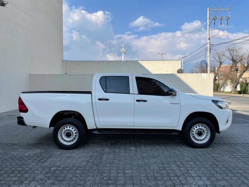 Imagen 5 de 15 de Toyota Hilux 2018 2.7 Cabina Doble Mt