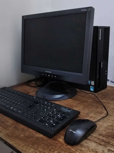 Computadora De Escritorio Lenovo (Usado)