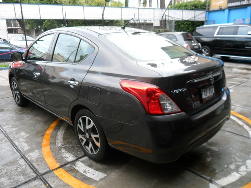Nissan Versa 1.6 Exclusive Navi At