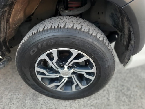 Imagen 14 de 17 de Toyota Hilux V6 Gr-s