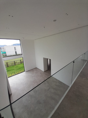 Puembo Vendo Hermosa Casa Por Estrenar 3 Dormitorios Jardín