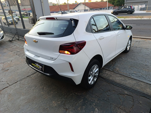 Chevrolet Onix plus 1.0 Lt 2 4P