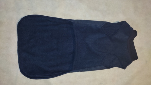 Imagen 2 de 5 de Buzo Impermeable Y Doble Polar Para Perros