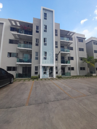 Imagen 8 de 18 de Vendemos Apartamento 2do Nivel En Residencial Con Piscina (hfa-241)