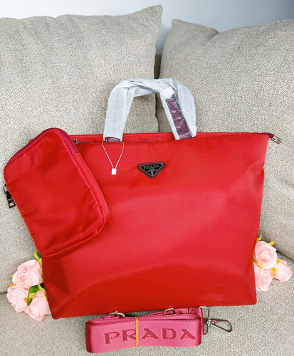 Bolsa Prada Tote Nylon Roja + Regalo Cosmetiquera Prada Nylo