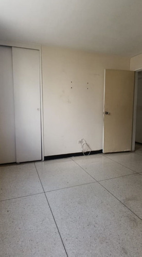 Apartamento En Venta En La Urb. Los Palos Grandes. Km