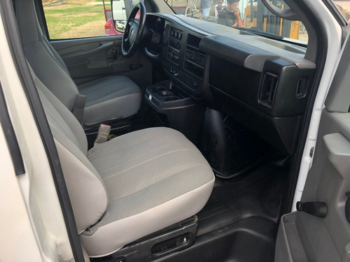 Imagen 8 de 15 de Chevrolet Express 3500 2012 Caja Seca 4 Ton Cutaway Caja Sec