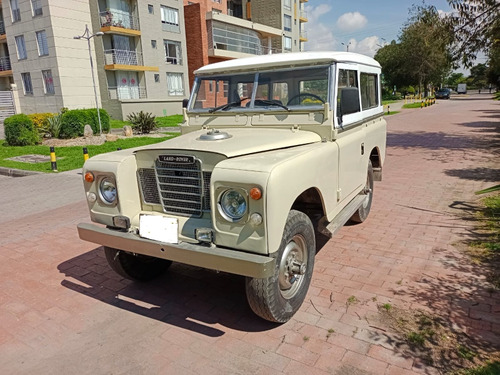 Land Rover Santana 0