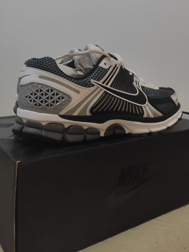 Nike Vomero 5 Limited