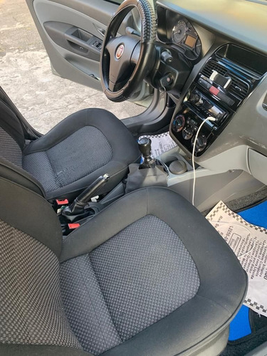 Fiat Linea 2012 1.8 16v Essence Flex 4p